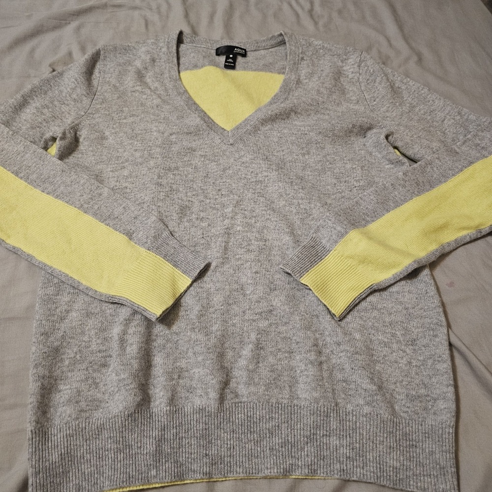 Aqua 100% Cashmere Gray Yellow Color Block V-Neck Sweater M